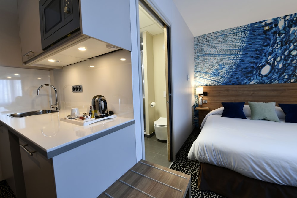 in situ hotel
