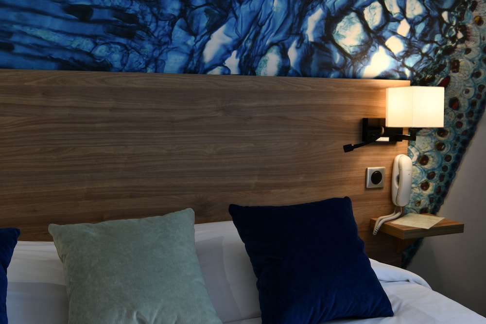 in situ hotel