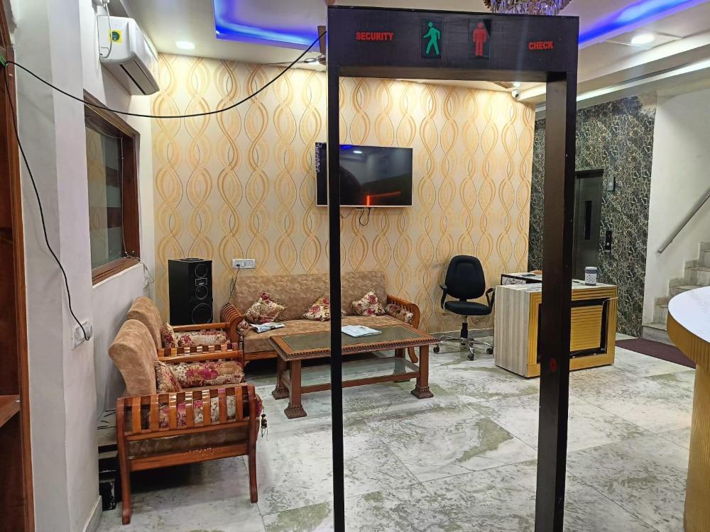 hotel shivlok palace delux