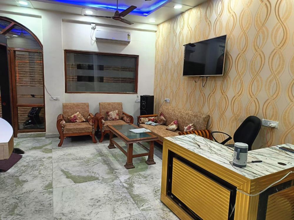 hotel shivlok palace delux