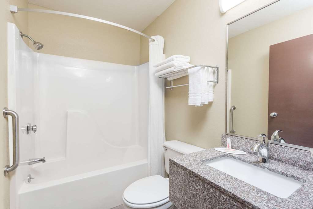 super 8 by wyndham nixa springfield area