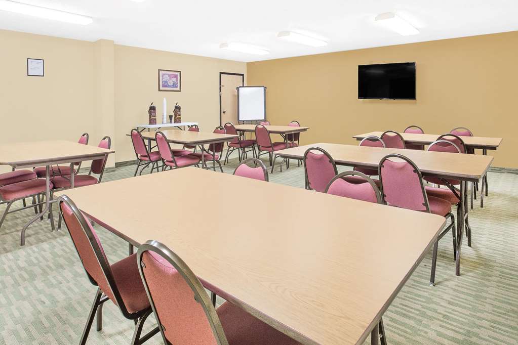 super 8 by wyndham nixa springfield area