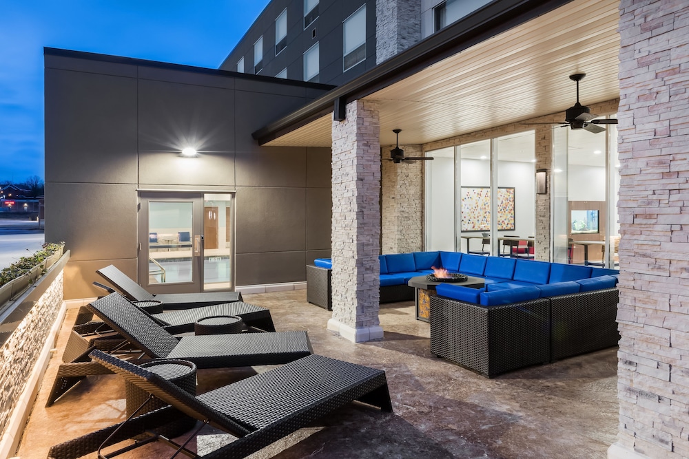 holiday inn express and suites west plains southwest by ihg