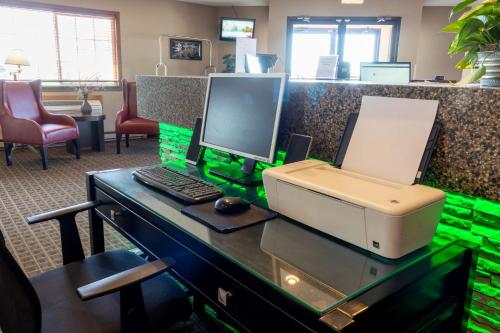 bearcat inn and suites