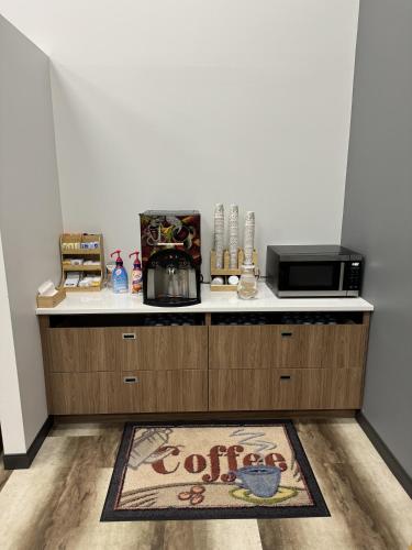 bearcat inn and suites