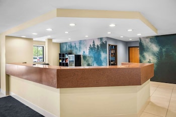 white pines inn and suites