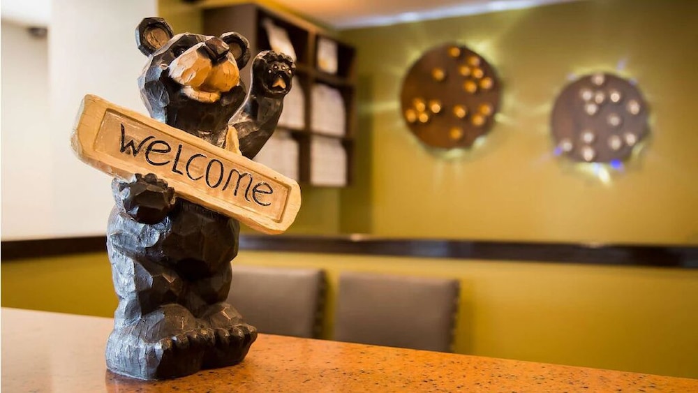 white pines inn and suites