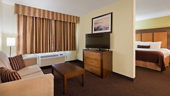 white pines inn and suites