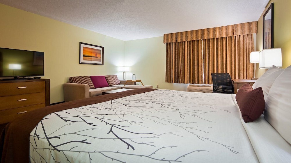 white pines inn and suites