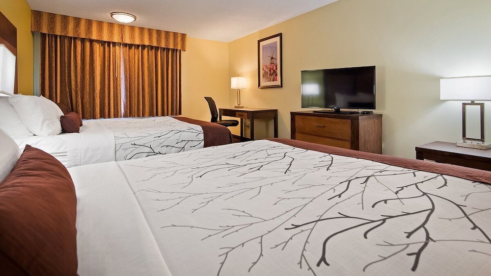 white pines inn and suites
