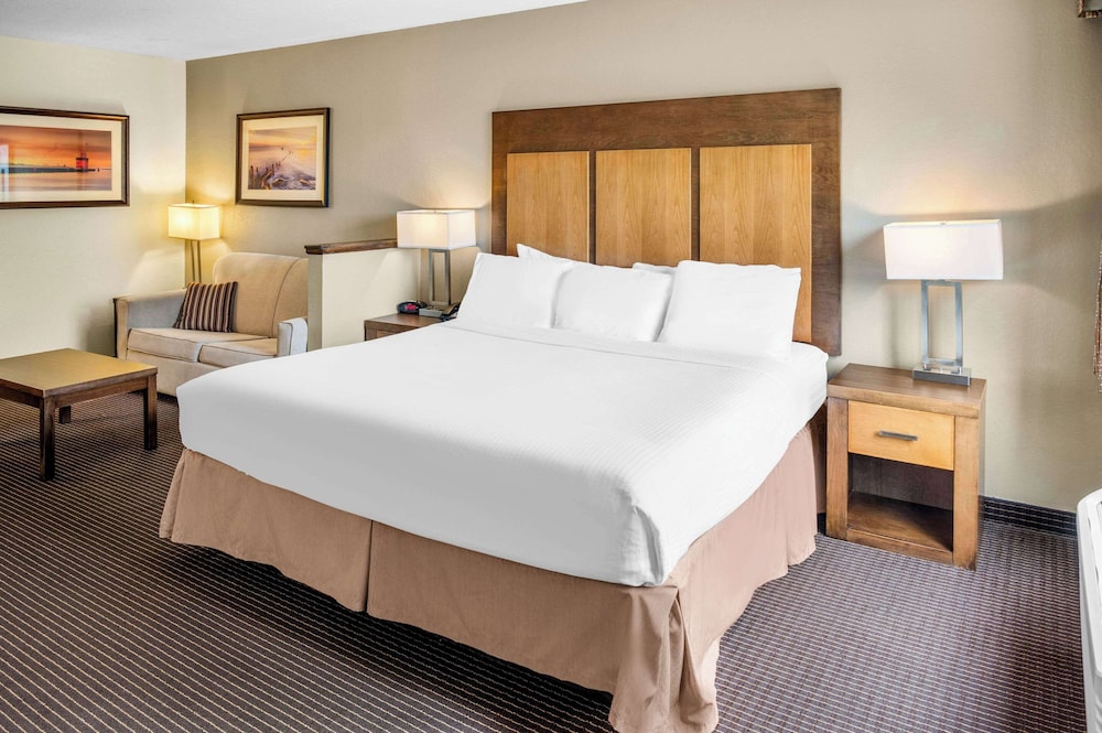 white pines inn and suites