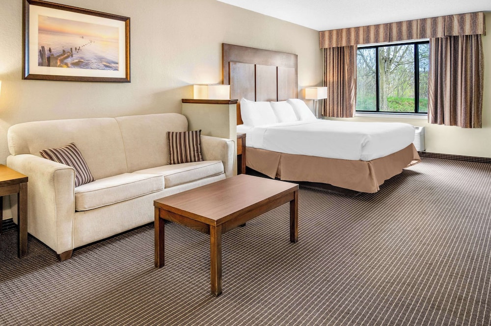 white pines inn and suites