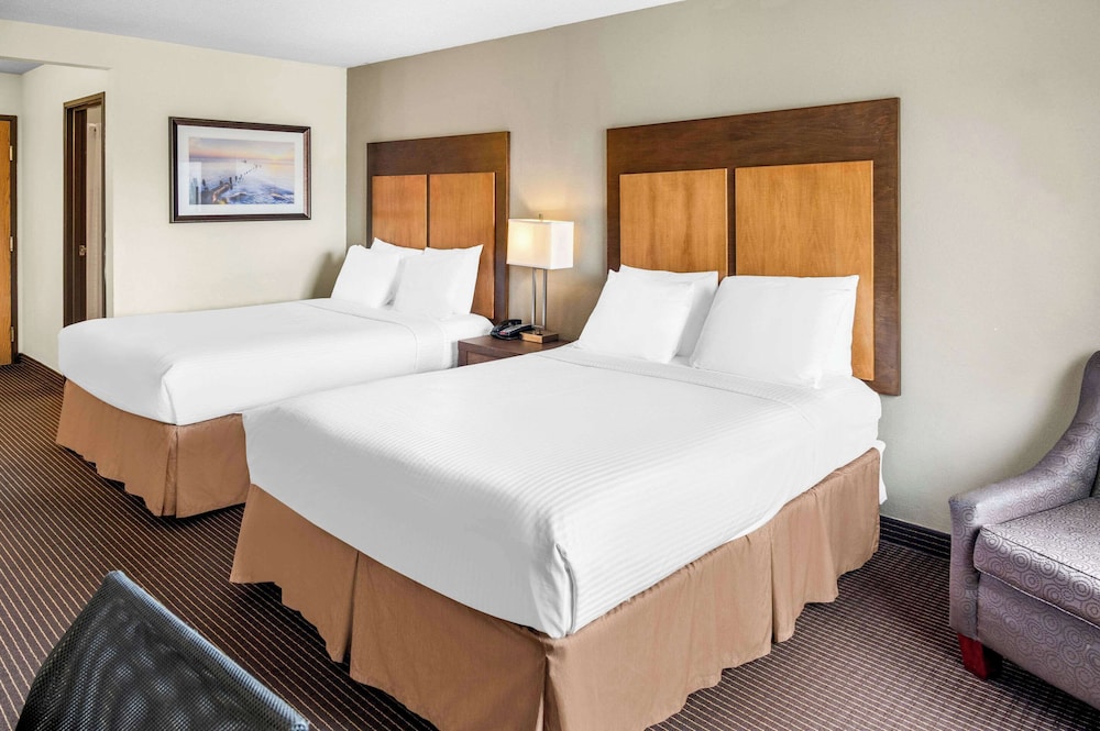 white pines inn and suites