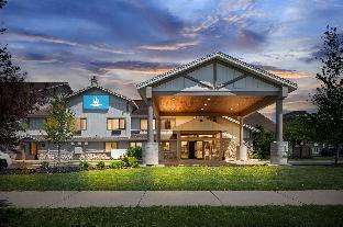 white pines inn and suites