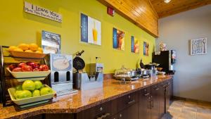 white pines inn and suites