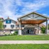 white pines inn and suites