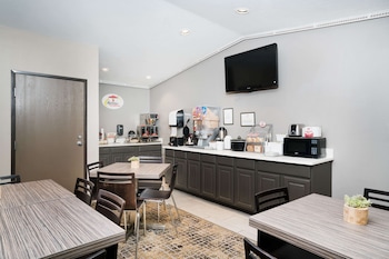 Super 8 By Wyndham Spirit Lake/Okoboji,Sioux City>>Okoboji,2 star