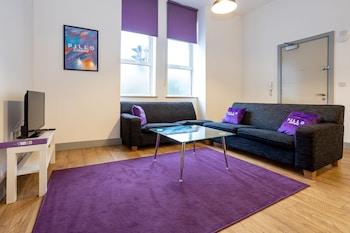 modern studio close to manchester city centre deansgate