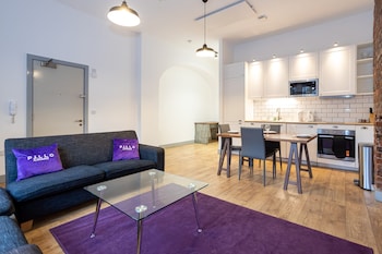 modern studio close to manchester city centre deansgate