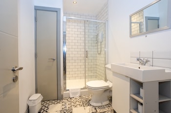 modern studio close to manchester city centre deansgate