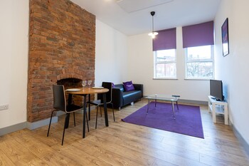 modern studio close to manchester city centre deansgate
