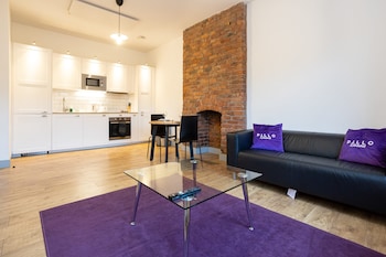 modern studio close to manchester city centre deansgate