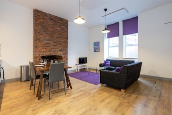 modern studio close to manchester city centre deansgate