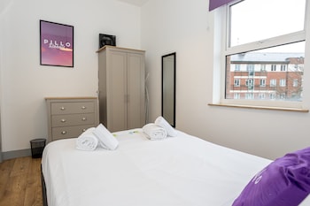 modern studio close to manchester city centre deansgate