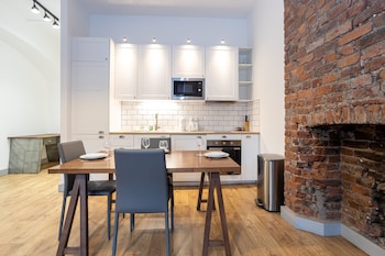 modern studio close to manchester city centre deansgate