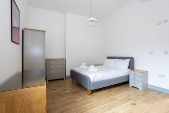 modern studio close to manchester city centre deansgate
