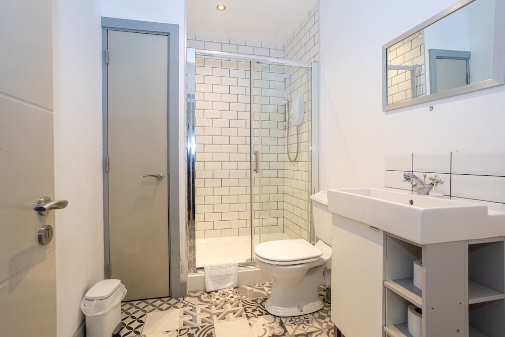 modern studio close to manchester city centre deansgate