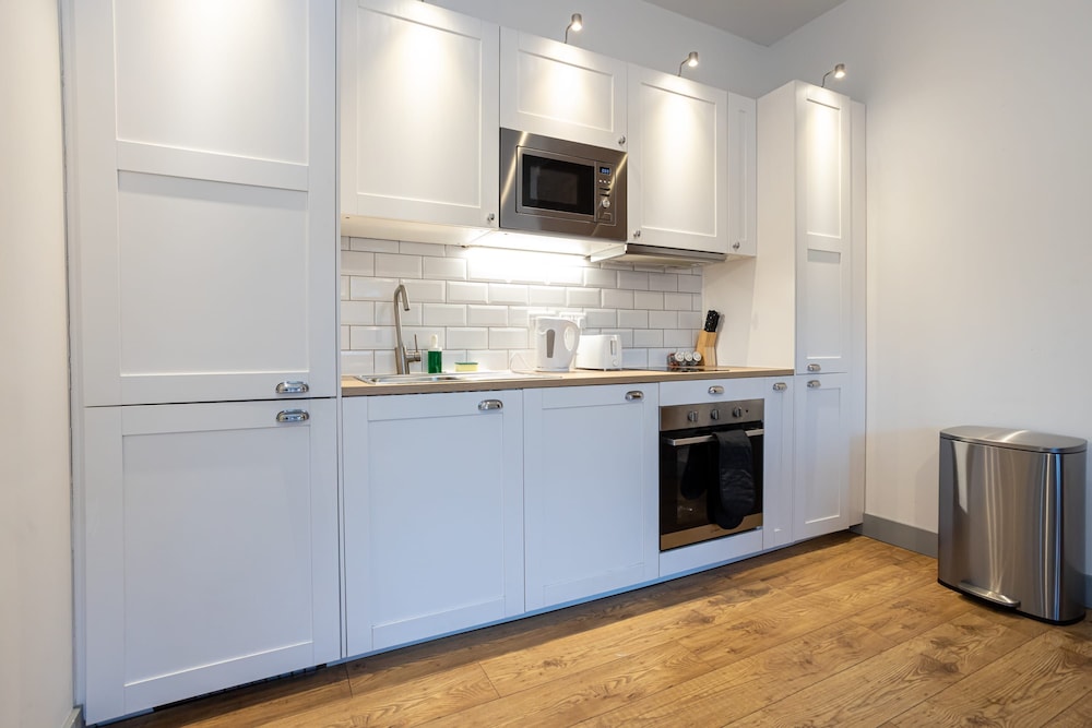 modern studio close to manchester city centre deansgate