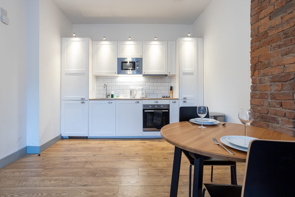 modern studio close to manchester city centre deansgate