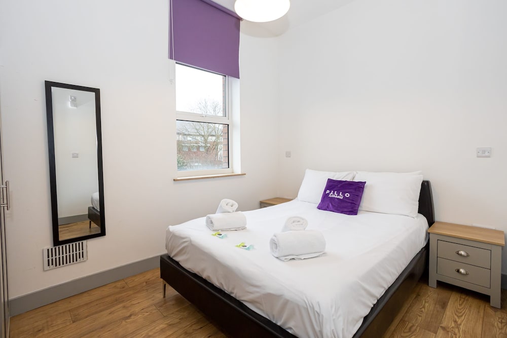 modern studio close to manchester city centre deansgate