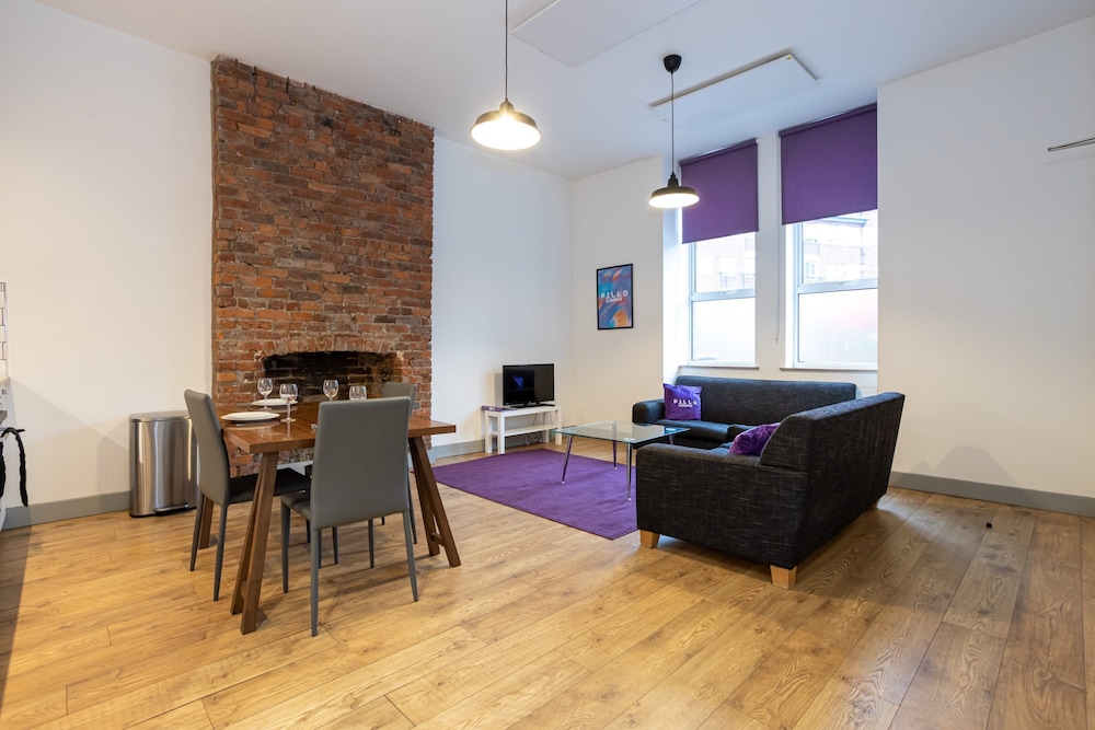 modern studio close to manchester city centre deansgate