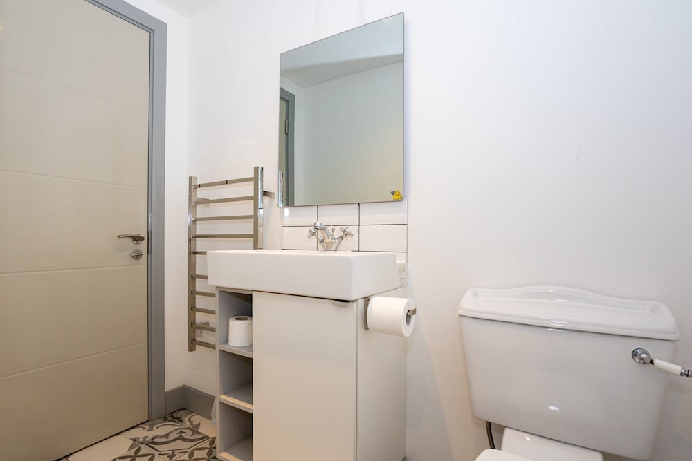 modern studio close to manchester city centre deansgate