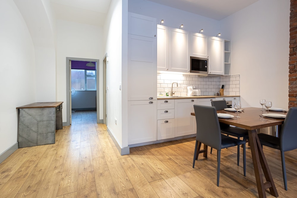 modern studio close to manchester city centre deansgate