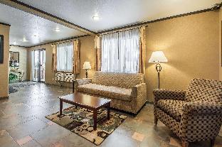 quality inn and suites decorah