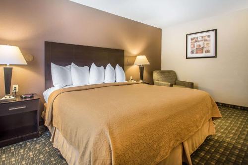 quality inn and suites decorah