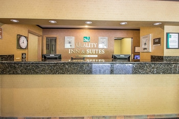 quality inn and suites decorah