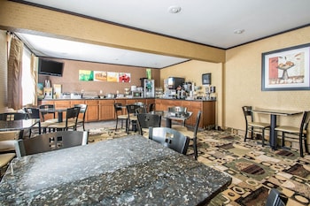 quality inn and suites decorah