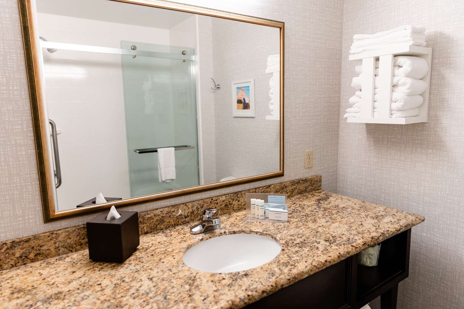 hampton inn and suites scottsbluff conference center