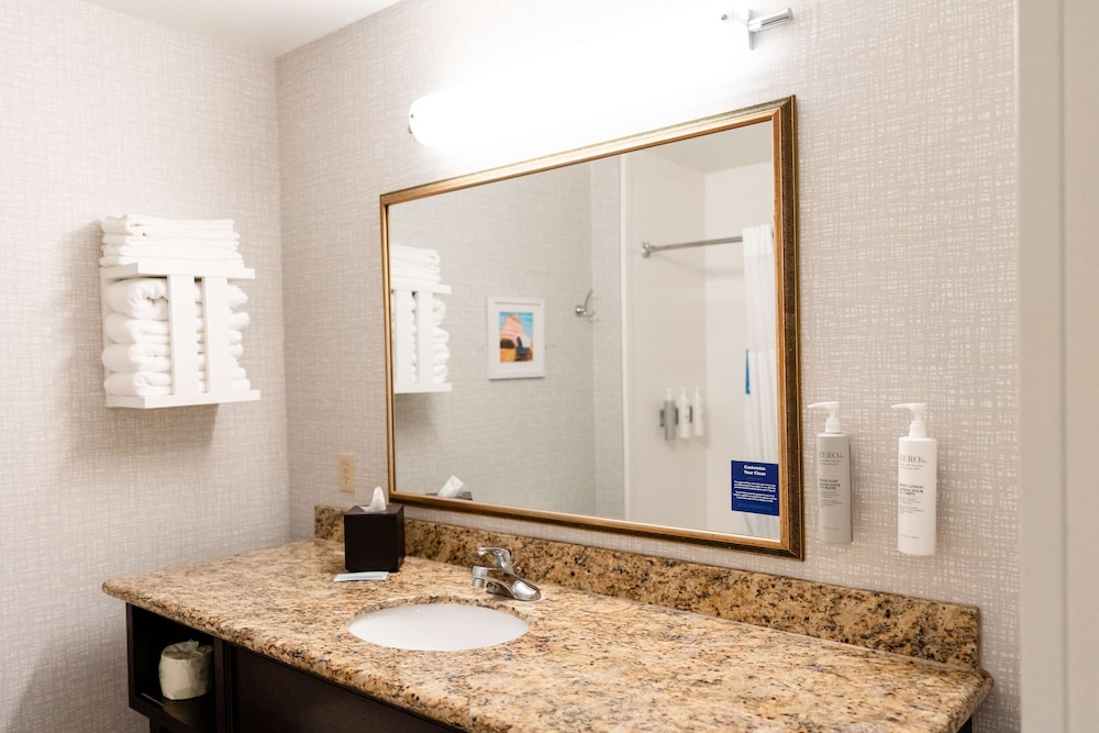 hampton inn and suites scottsbluff conference center