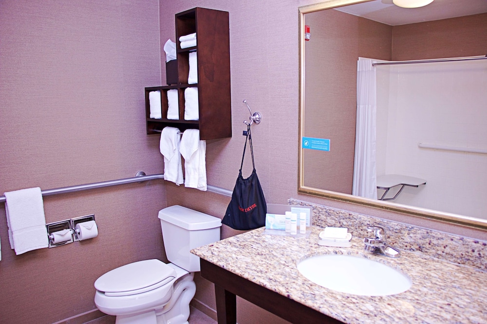 hampton inn and suites scottsbluff conference center