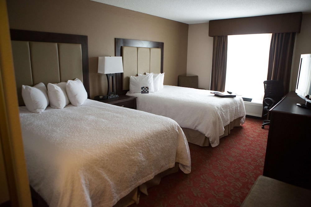 hampton inn and suites scottsbluff conference center