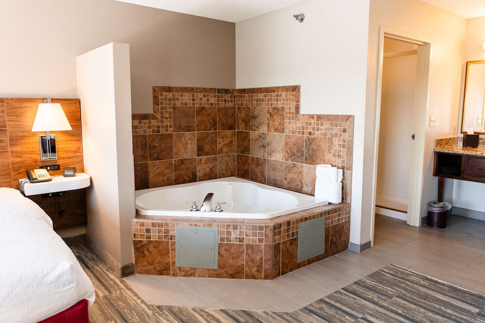 hampton inn and suites scottsbluff conference center
