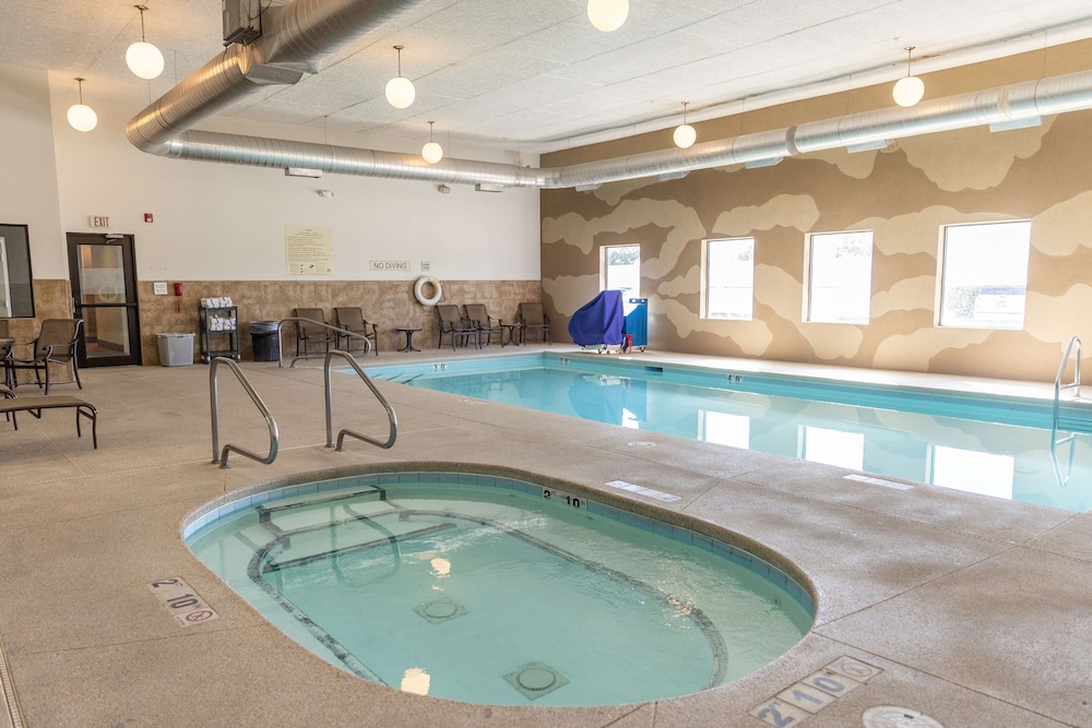 hampton inn and suites scottsbluff conference center