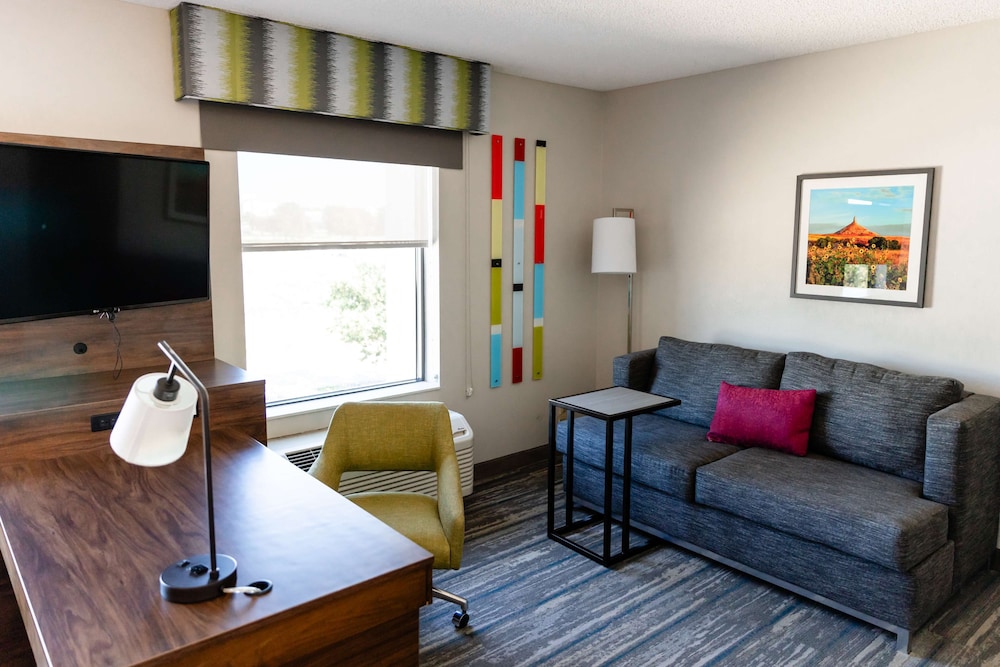 hampton inn and suites scottsbluff conference center