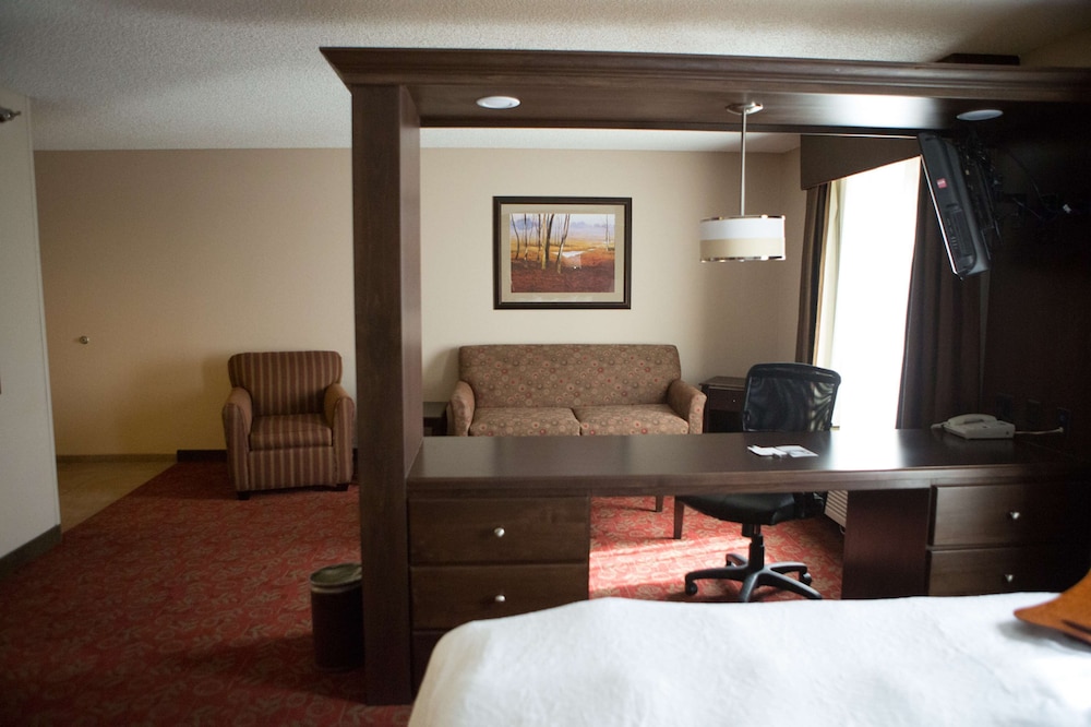 hampton inn and suites scottsbluff conference center
