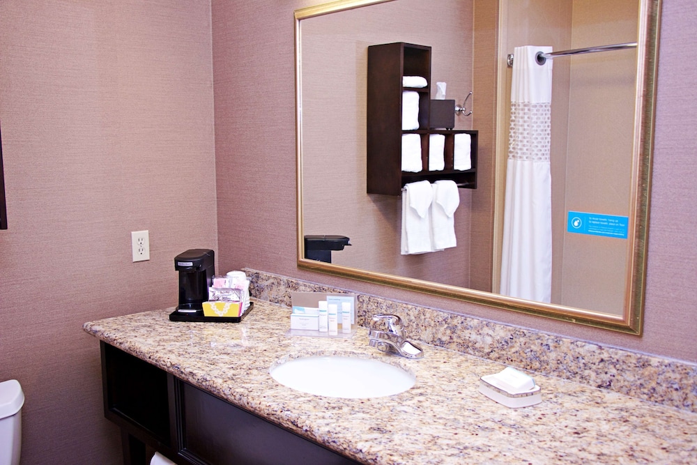 hampton inn and suites scottsbluff conference center